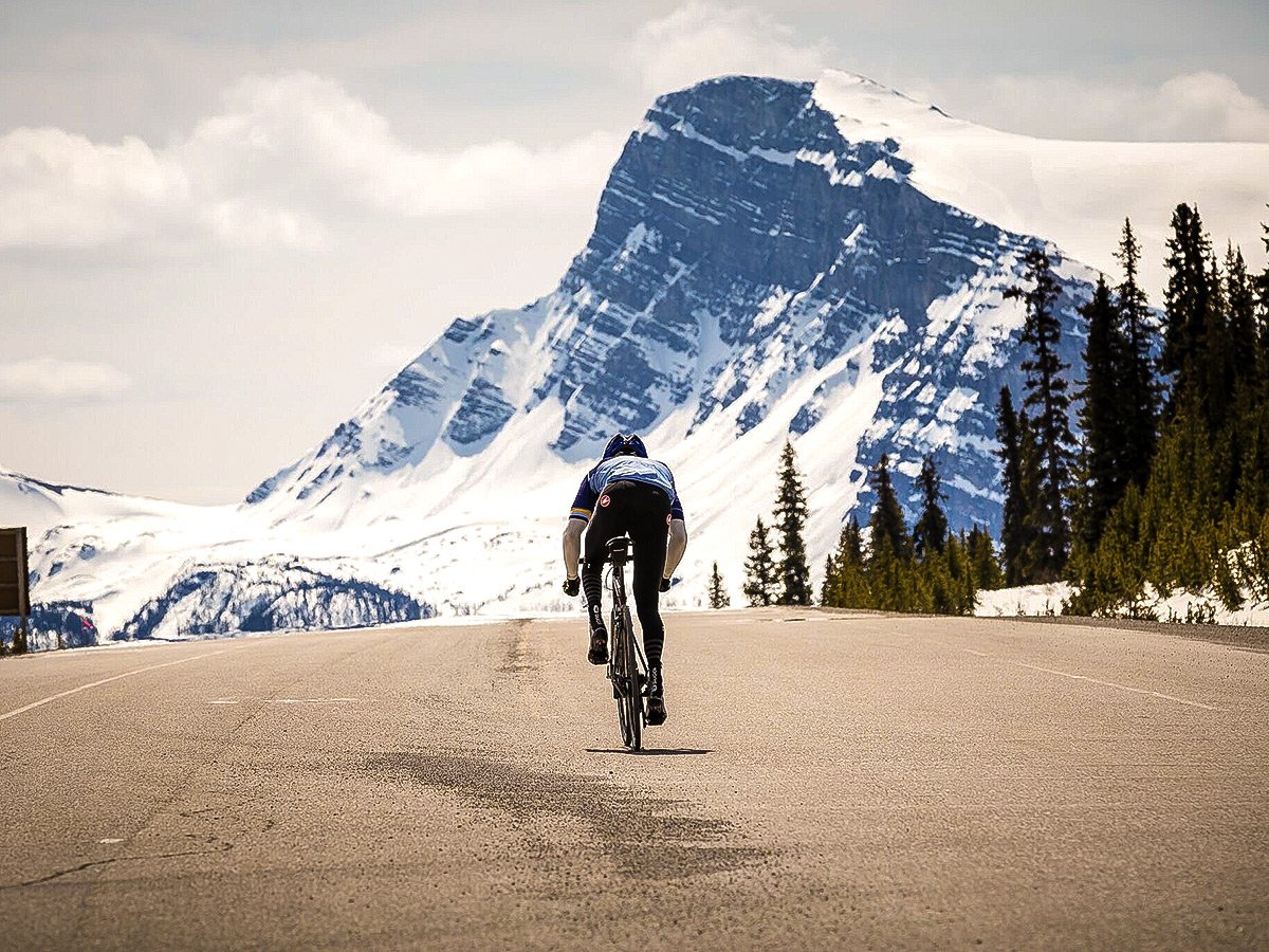 Ride the Icefields Parkway from Jasper to Banff